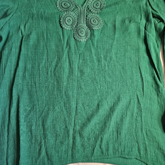 Zac & Rachel Womans Green V-neck Open Sleeve Lightweight Blouse Size 1X - Picture 3 of 11